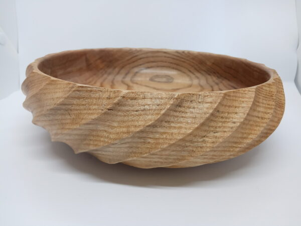 bol artisanal sculpté en frêne  24cm