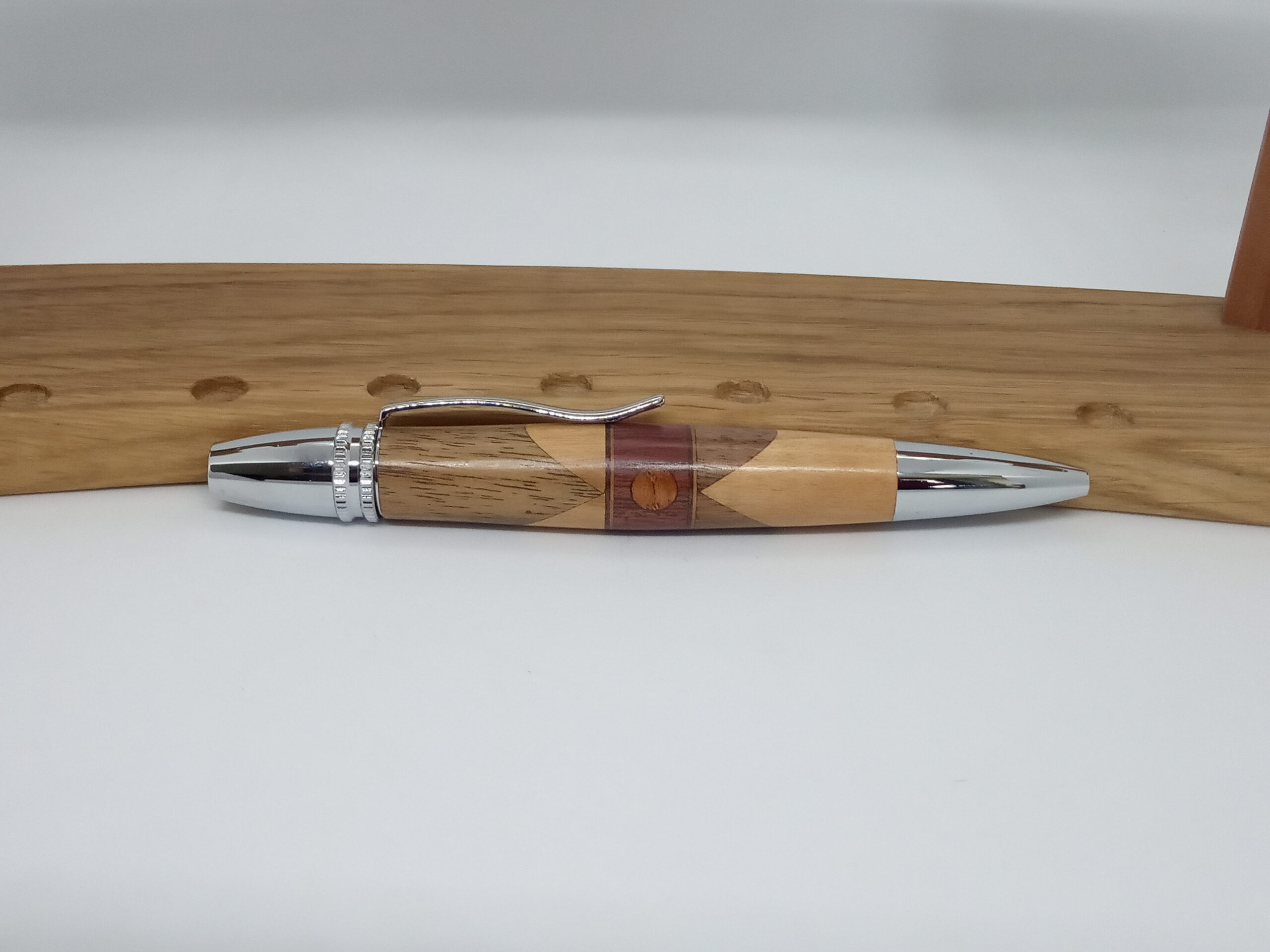 Stylo à bille ligne Cigare n°3 - le stylo et le bois - Création de