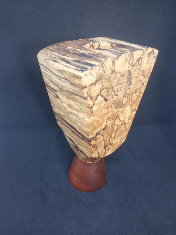 Vase en hêtre échauffé