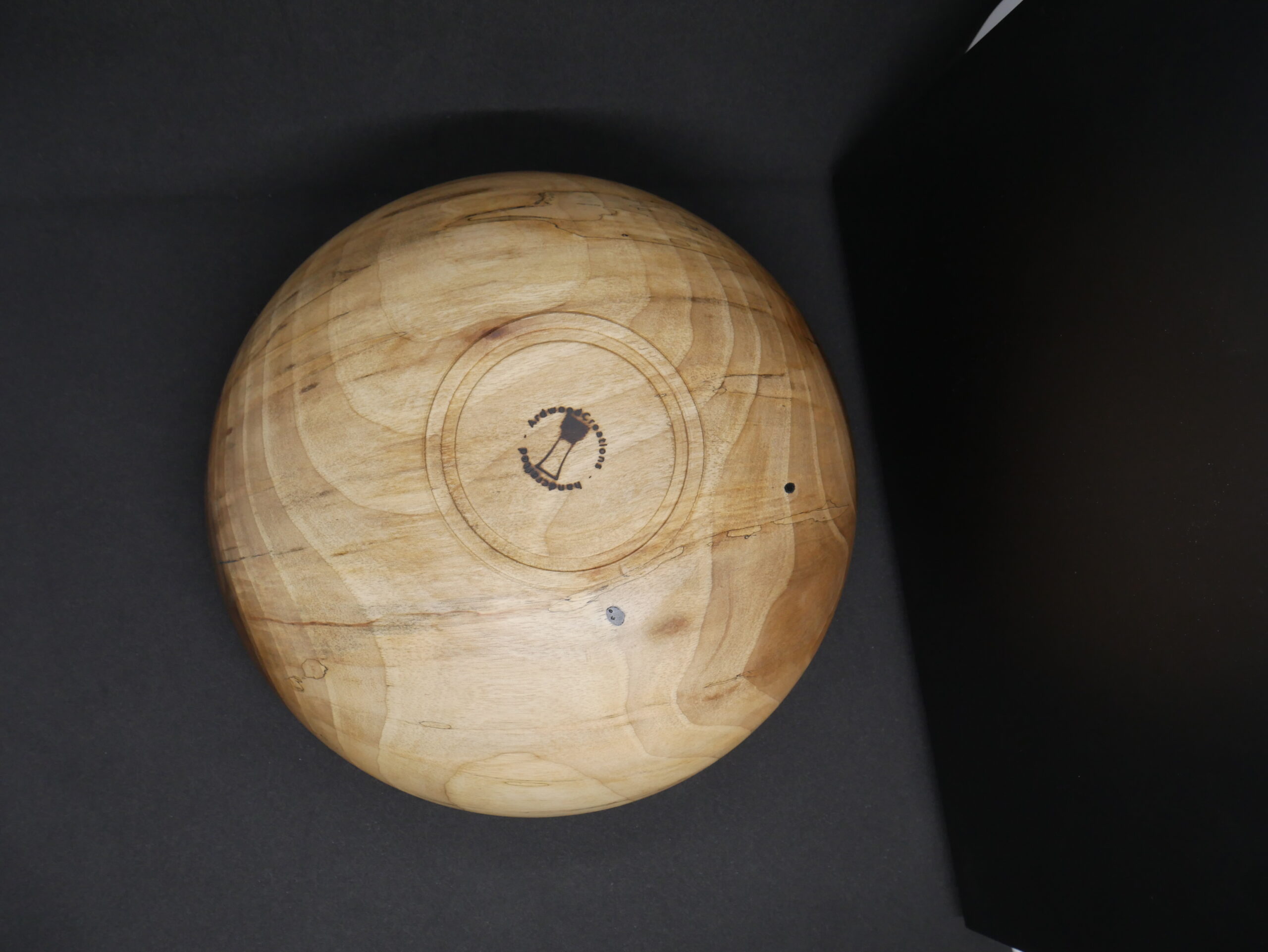 Grand bol en noyer échauffé – Image 5